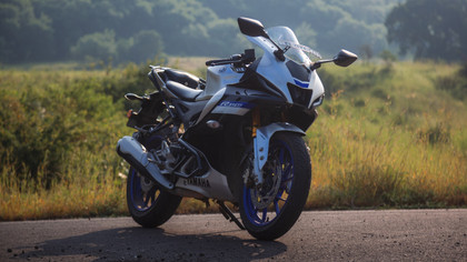 Yamaha R15 V4 Review 2025: कीमत, माइलेज, इंजन पावर और एडवांस फीचर्स की पूरी जानकारी Yamaha R15 V4 Review 2025: कीमत, माइलेज, इंजन पावर और एडवांस फीचर्स की पूरी जानकारी