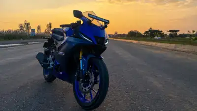 Yamaha R15 V4 Review 2025: कीमत, माइलेज, इंजन पावर और एडवांस फीचर्स की पूरी जानकारी Yamaha R15 V4 Review 2025: कीमत, माइलेज, इंजन पावर और एडवांस फीचर्स की पूरी जानकारी