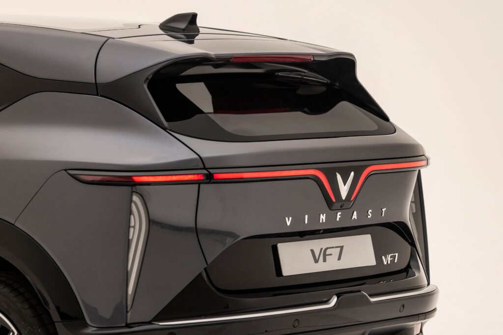 VinFast VF7