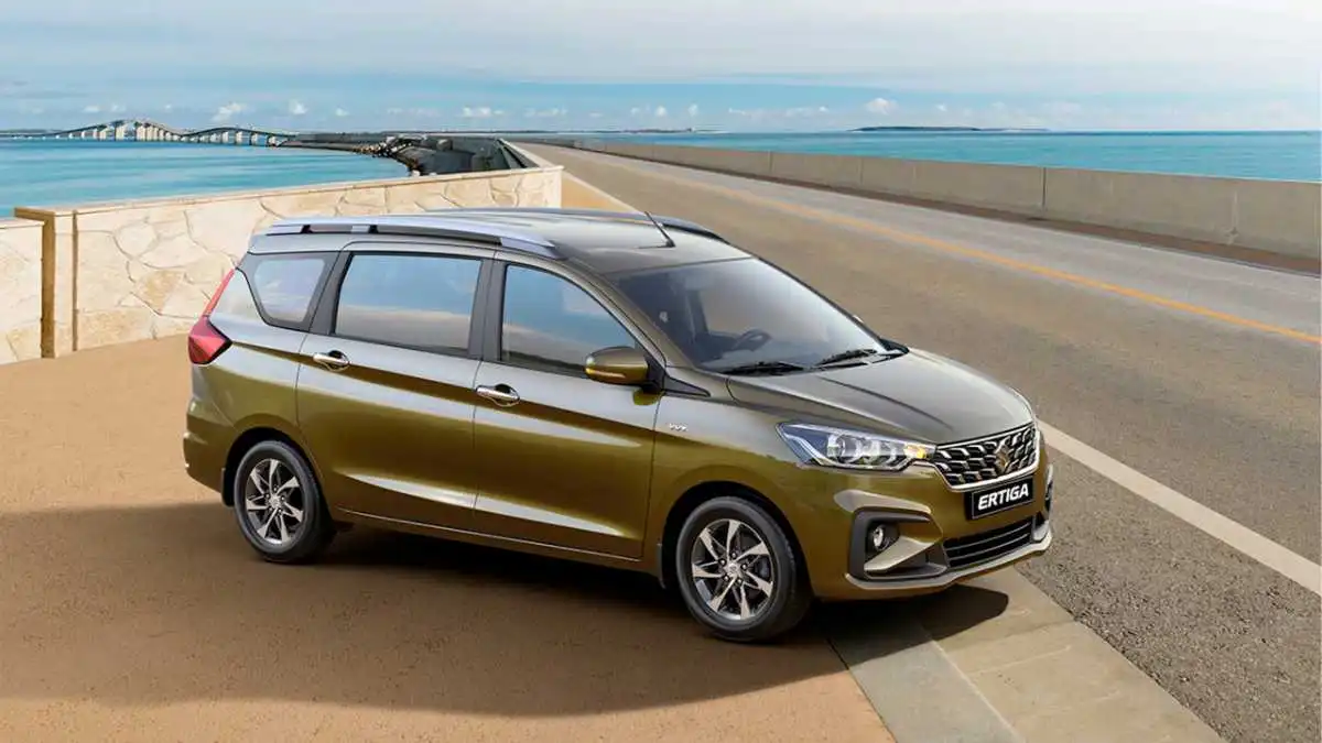 Maruti Suzuki Ertiga 2025 Review: दमदार इंजन, किफ़ायती माइलेज और 7-सीटर फैमिली कार के बेहतरीन फीचर्स