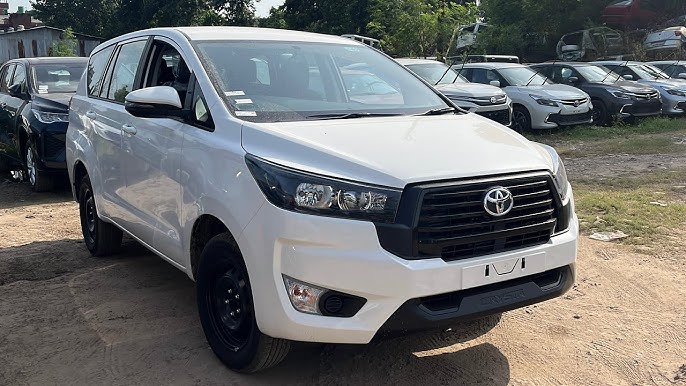 Toyota Innova Crysta 2025 Review: दमदार इंजन, लग्ज़री 7-सीटर और एडवांस फीचर्स वाली परफ़ेक्ट कार