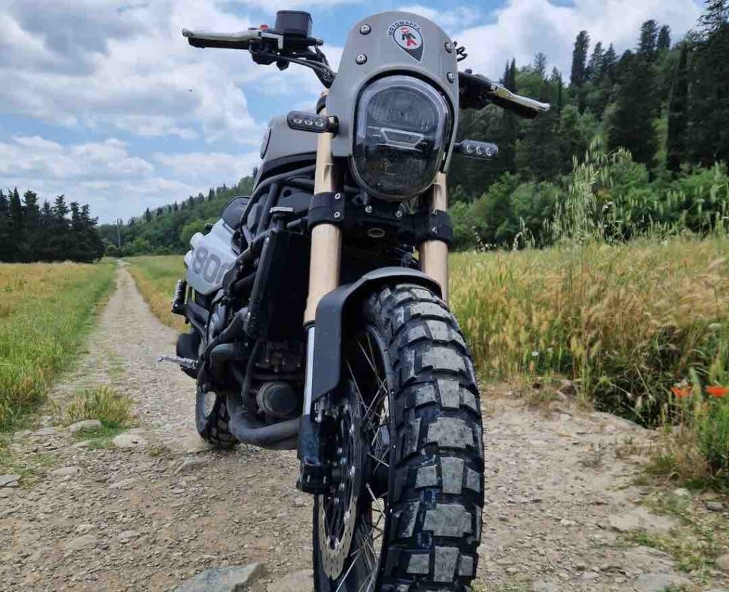 Benelli Leoncino 800 - क्या इटली का डिजाइन दे पाएगा भारतीय डिजाइन को टक्कर ? Benelli Leoncino 800