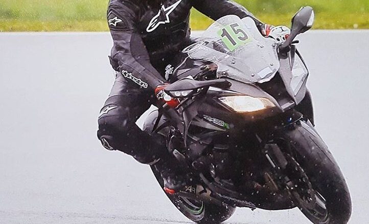 Kawasaki Ninja ZX 10R (2026): क्या ये Superbike रेसिंग ट्रैक पर फिर से कहर ढाएगी? Kawasaki Ninja ZX 10R