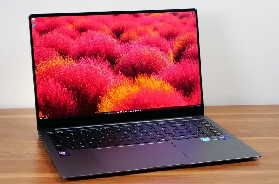 2026 का सबसे प्रीमियम Windows लैपटॉप ? Samsung Galaxy Book 6 Pro पर पहली नजर Samsung Galaxy Book 6 Pro