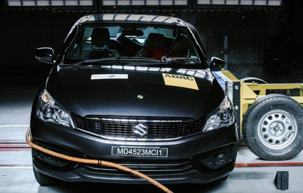 Flop Car 2025: SUV-EV की दौड़ में पीछे रह गई यह कारें, 2025 की फ्लॉप कारों की कहानी Maruti Suzuki Ciaz