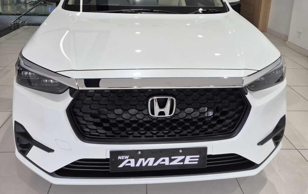 Flop Car 2025: SUV-EV की दौड़ में पीछे रह गई यह कारें, 2025 की फ्लॉप कारों की कहानी Honda Amaze