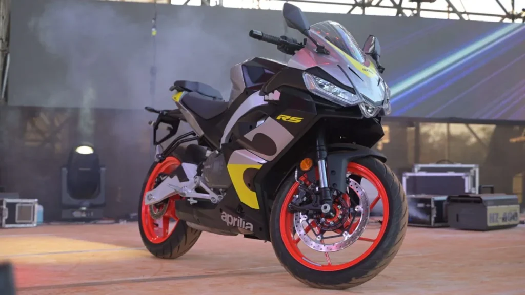 Aprilia RS 457 के नए रंग India Bike Week 2025 में हुए रिवील- जानें सब कुछ! Aprilia RS 457