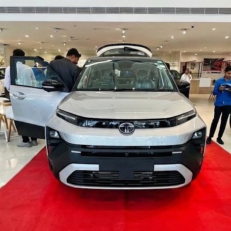 Tata Punch Facelift 2026: कौन सा वेरिएंट है सबसे दमदार ?? स्मार्ट से लेकर टॉप मॉडल तक का पूरा सच!!! Tata Punch Facelift 2026: कौन सा वेरिएंट है सबसे दमदार ?? स्मार्ट से लेकर टॉप मॉडल तक का पूरा सच!!!