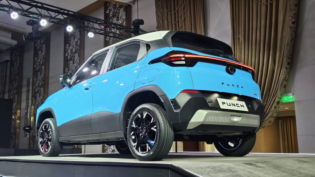 Tata Punch Facelift 2026: कौन सा वेरिएंट है सबसे दमदार ?? स्मार्ट से लेकर टॉप मॉडल तक का पूरा सच!!! Tata Punch Facelift