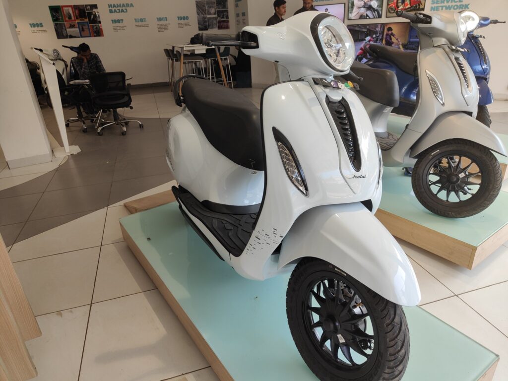 New Bajaj Chetak Electric: 14 जनवरी 2026 को भारत में लॉन्च New Bajaj Chetak Electric