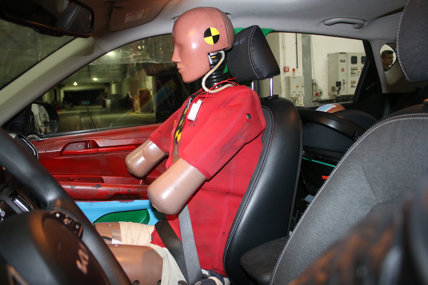 Tata Punch Facelift हुई लॉन्च: जानें इसके कौन-से वेरिएंट्स में कौन-से फीचर्स मिलते हैं