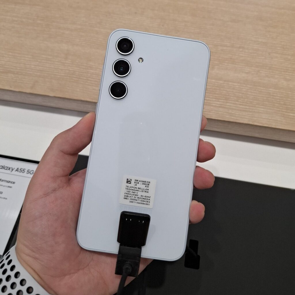 ₹33,000 वाला फोन अब ₹19,000 के आसपास! Flipkart Republic Day Sale 2026 में Samsung Galaxy A35 5G हुआ सस्ता ₹33,000 वाला फोन अब ₹19,000 के आसपास! Flipkart Republic Day Sale 2026 में Samsung Galaxy A35 5G हुआ सस्ता