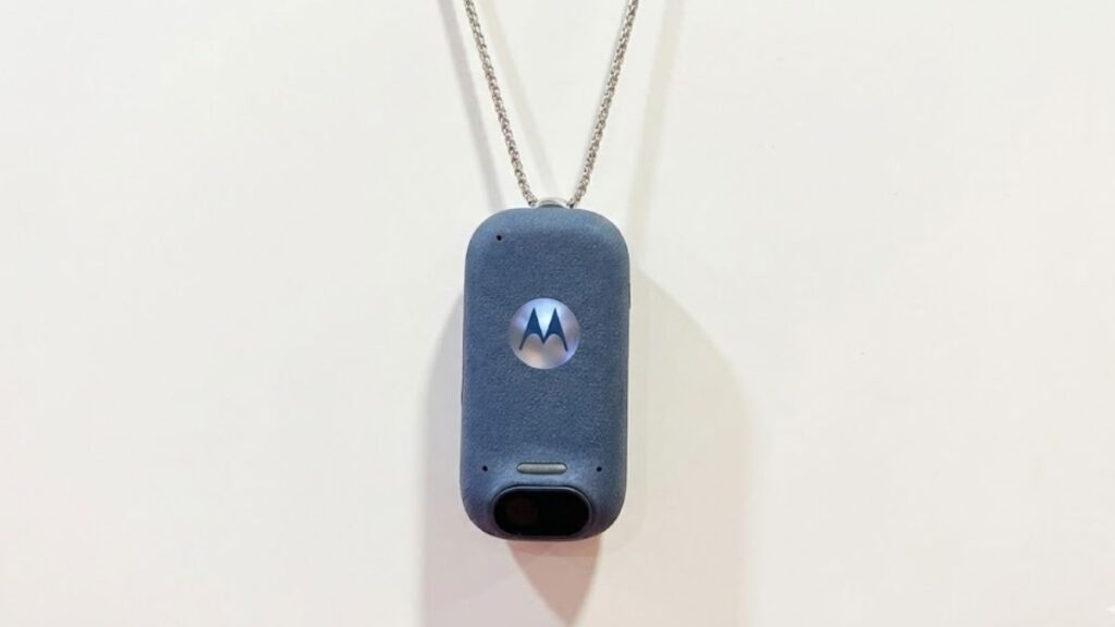 Motorola AI Wearable Pendant