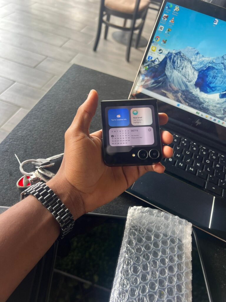 Samsung Galaxy Z Flip 7 FE 5G की कीमत पर ₹10,000 तक का Price Drop! भारत में नई कीमत और ऑफ़र Samsung Galaxy Z Flip 7 FE