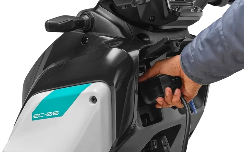Yamaha EC-06 इलेक्ट्रिक स्कूटर भारत में लॉन्च: ₹1.68 लाख में 169 किमी रेंज और 79 किमी/घंटा टॉप स्पीड Yamaha EC-06